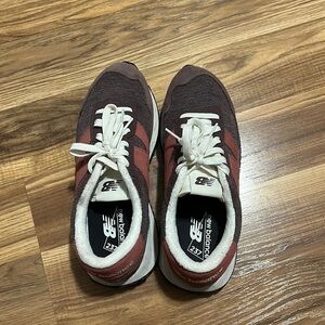 New Balance Womens 237